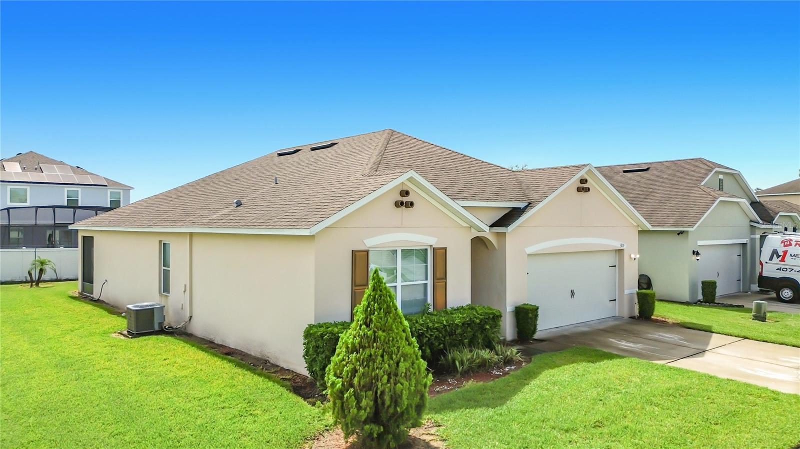 829 Sheen Cir Property Photo 1