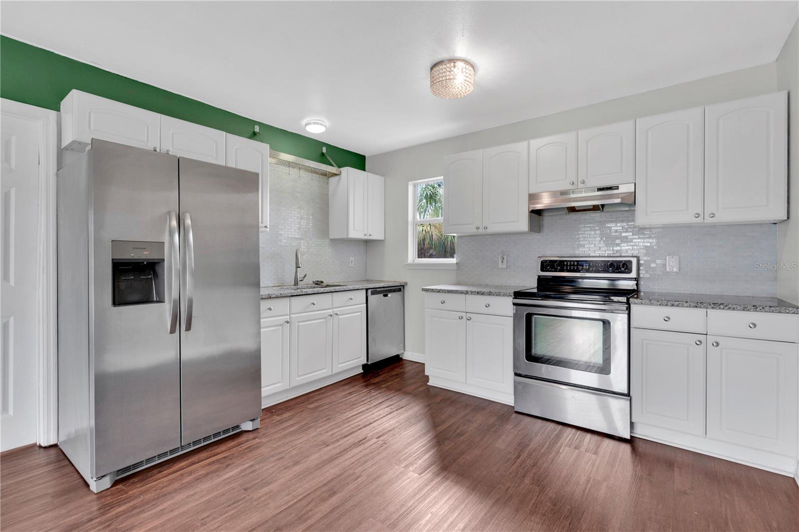 1512 Oregon St Property Photo 37