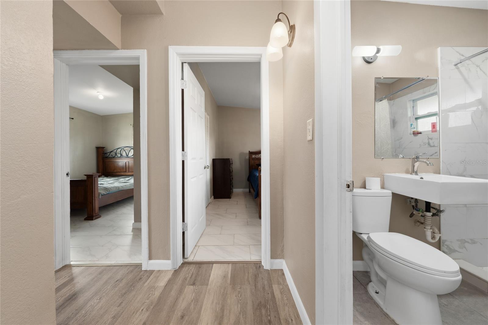 2030 Milton St Property Photo 15