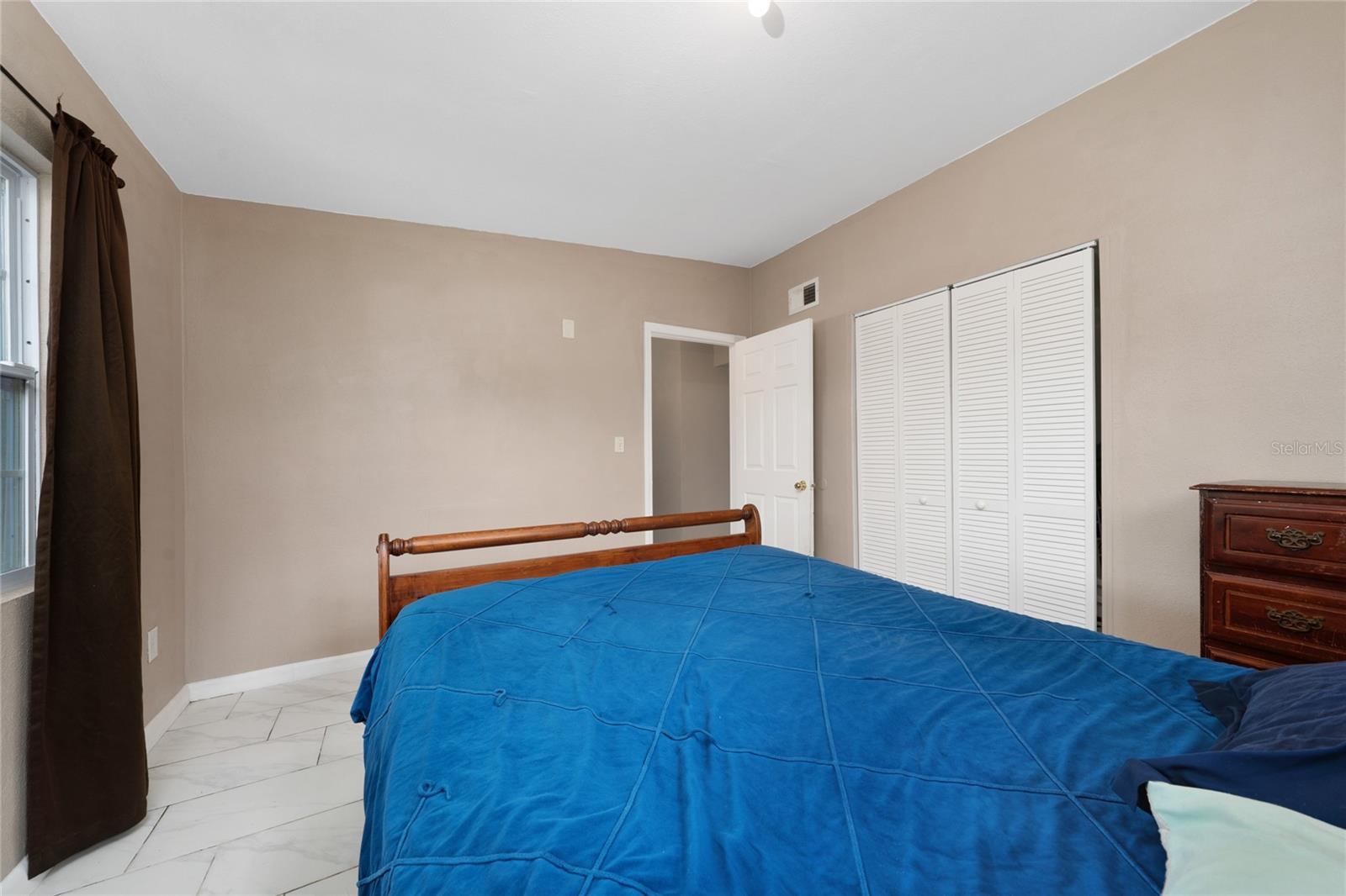 2030 Milton St Property Photo 17
