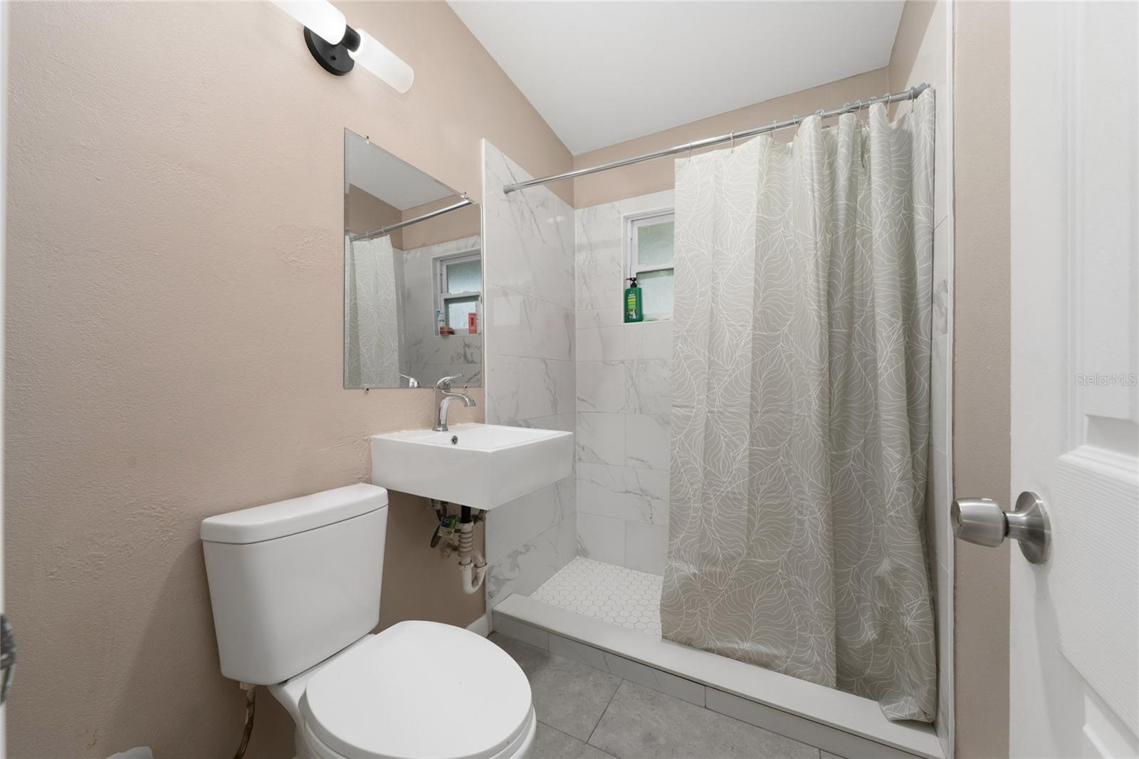 2030 Milton St Property Photo 23