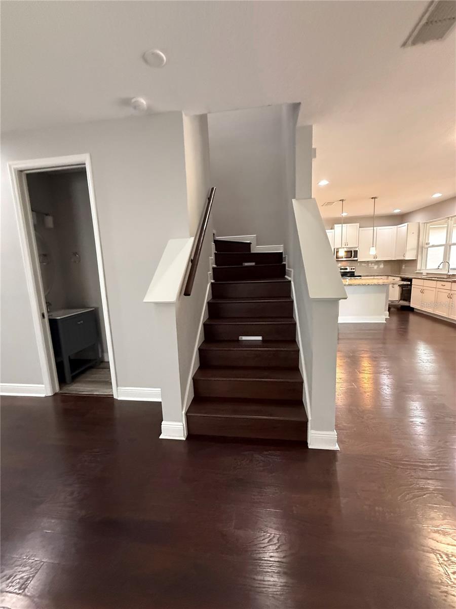 2813 Roseglen Way Property Photo 10