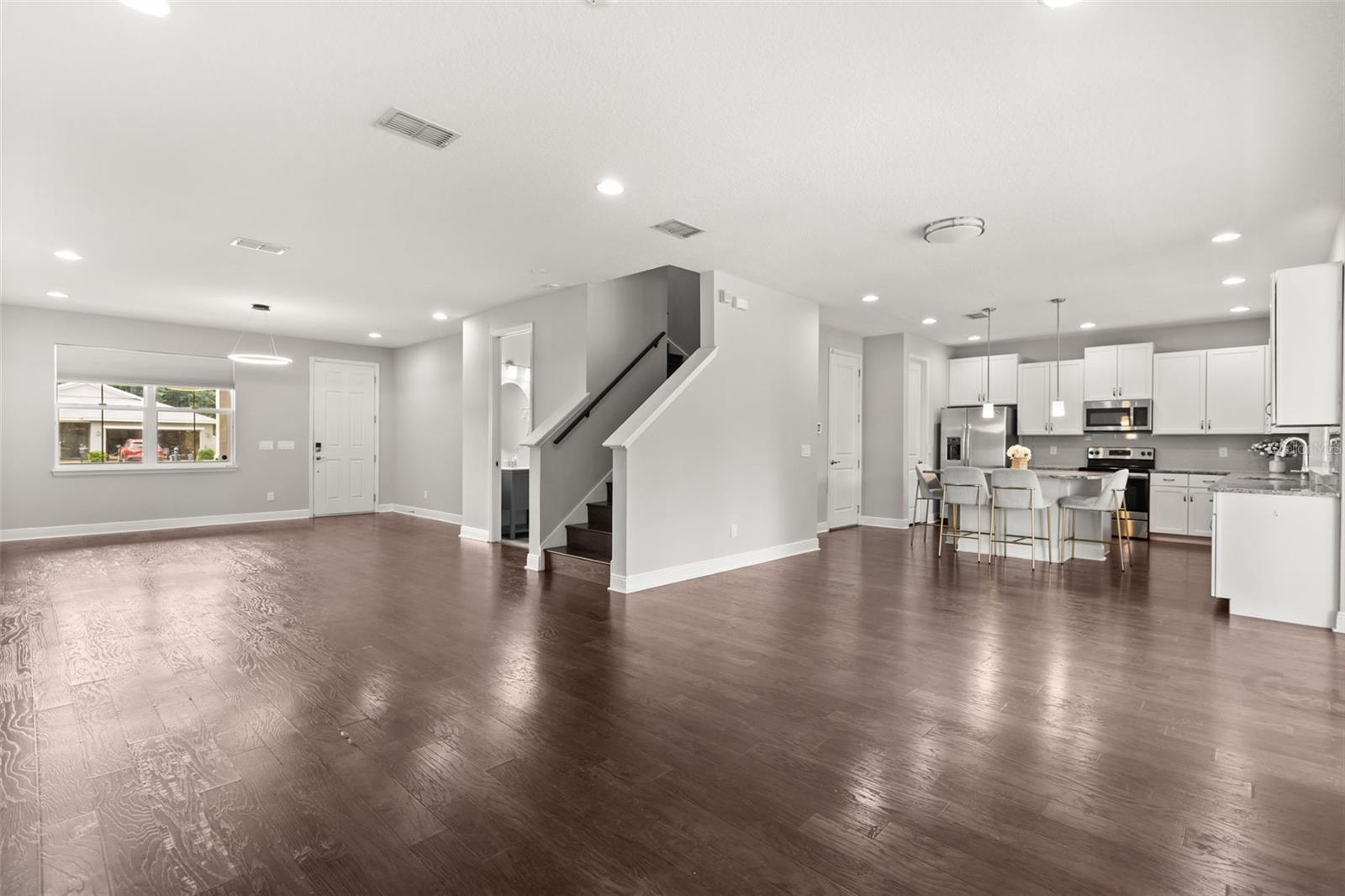 2813 Roseglen Way Property Photo 11