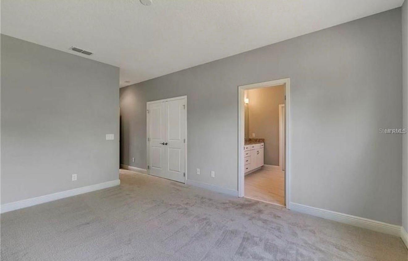 2813 Roseglen Way Property Photo 12