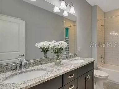 2813 Roseglen Way Property Photo 15