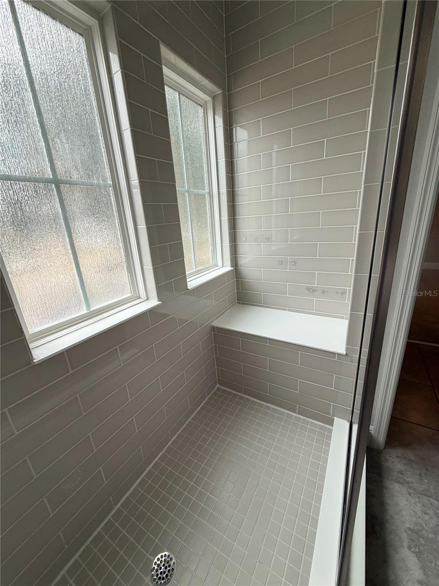 2813 Roseglen Way Property Photo 17