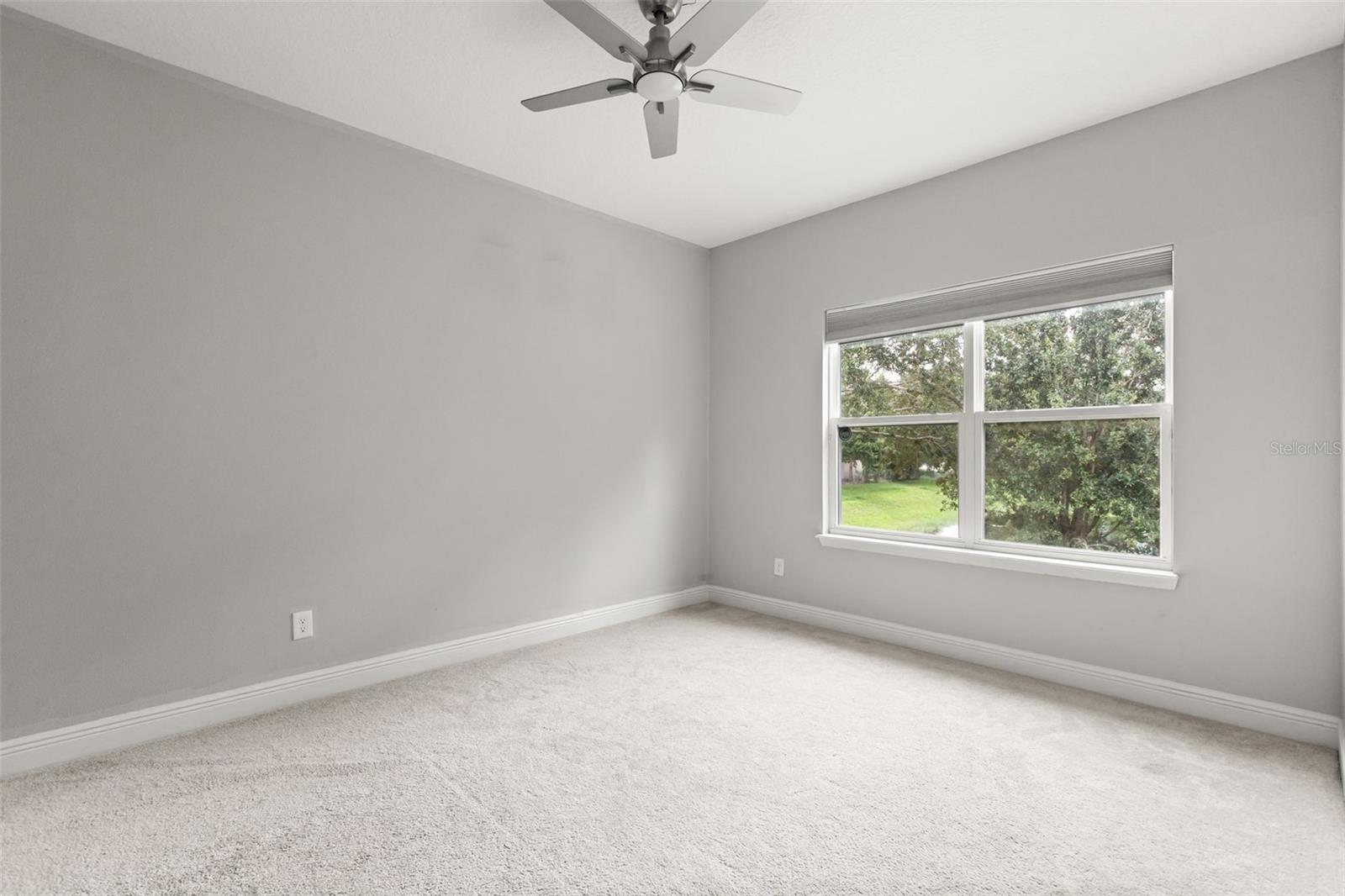 2813 Roseglen Way Property Photo 32