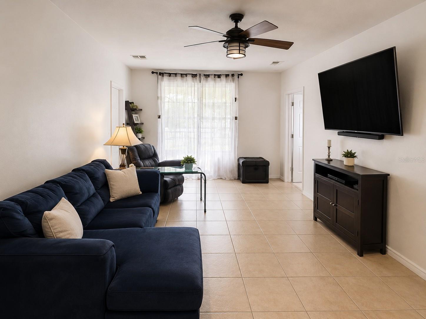 318 Sigmund Loop Property Photo 5