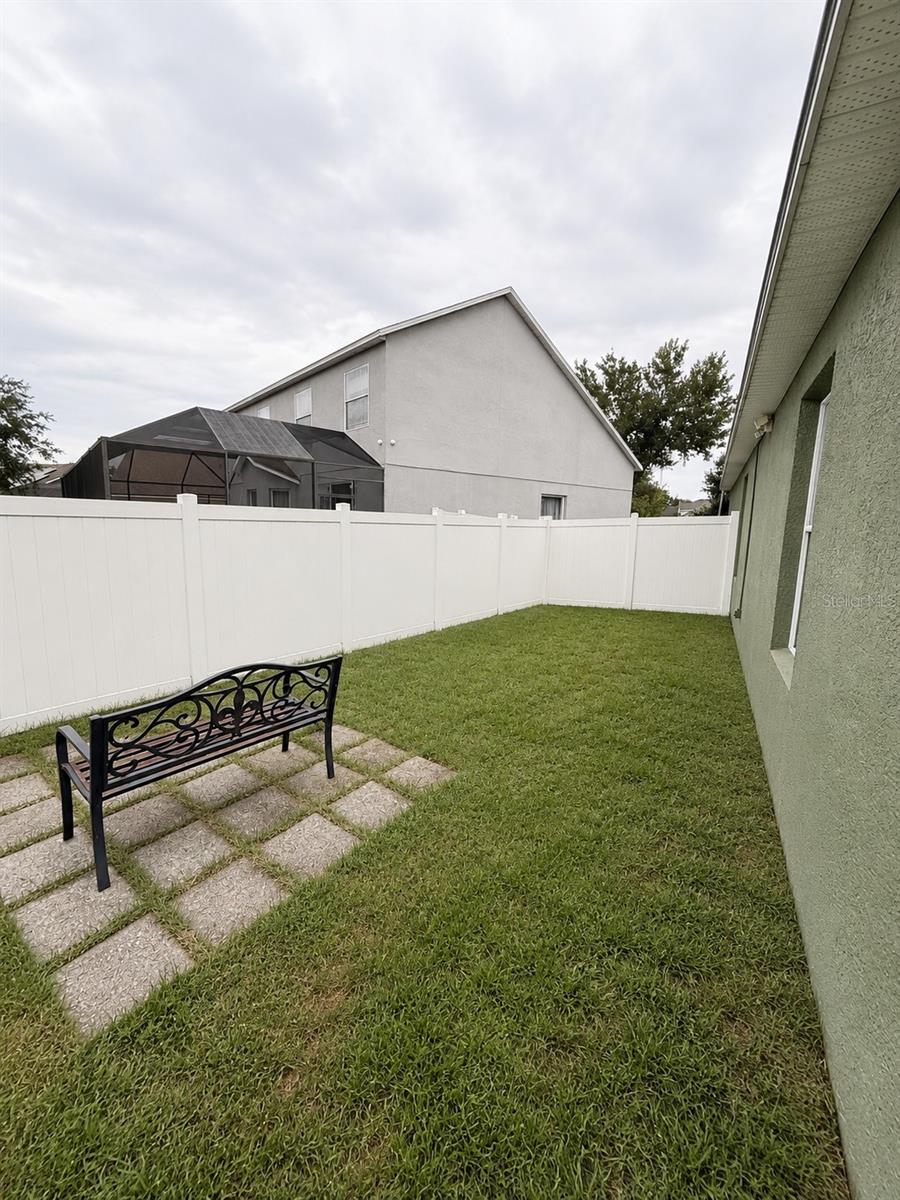 318 Sigmund Loop Property Photo 28