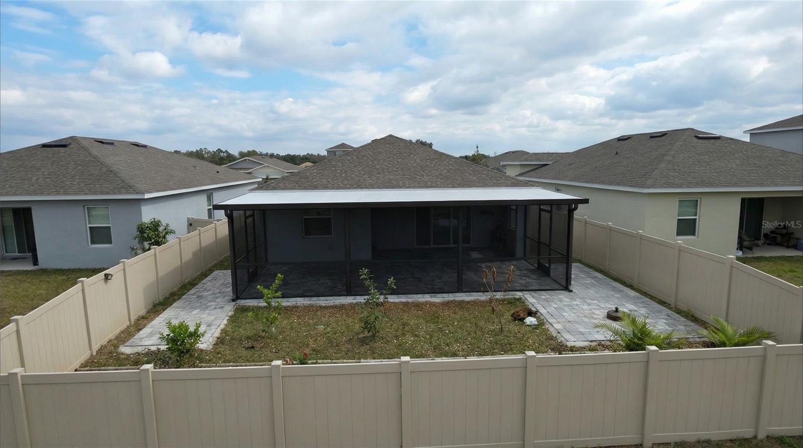 693 Crown Rose Dr Property Photo 3