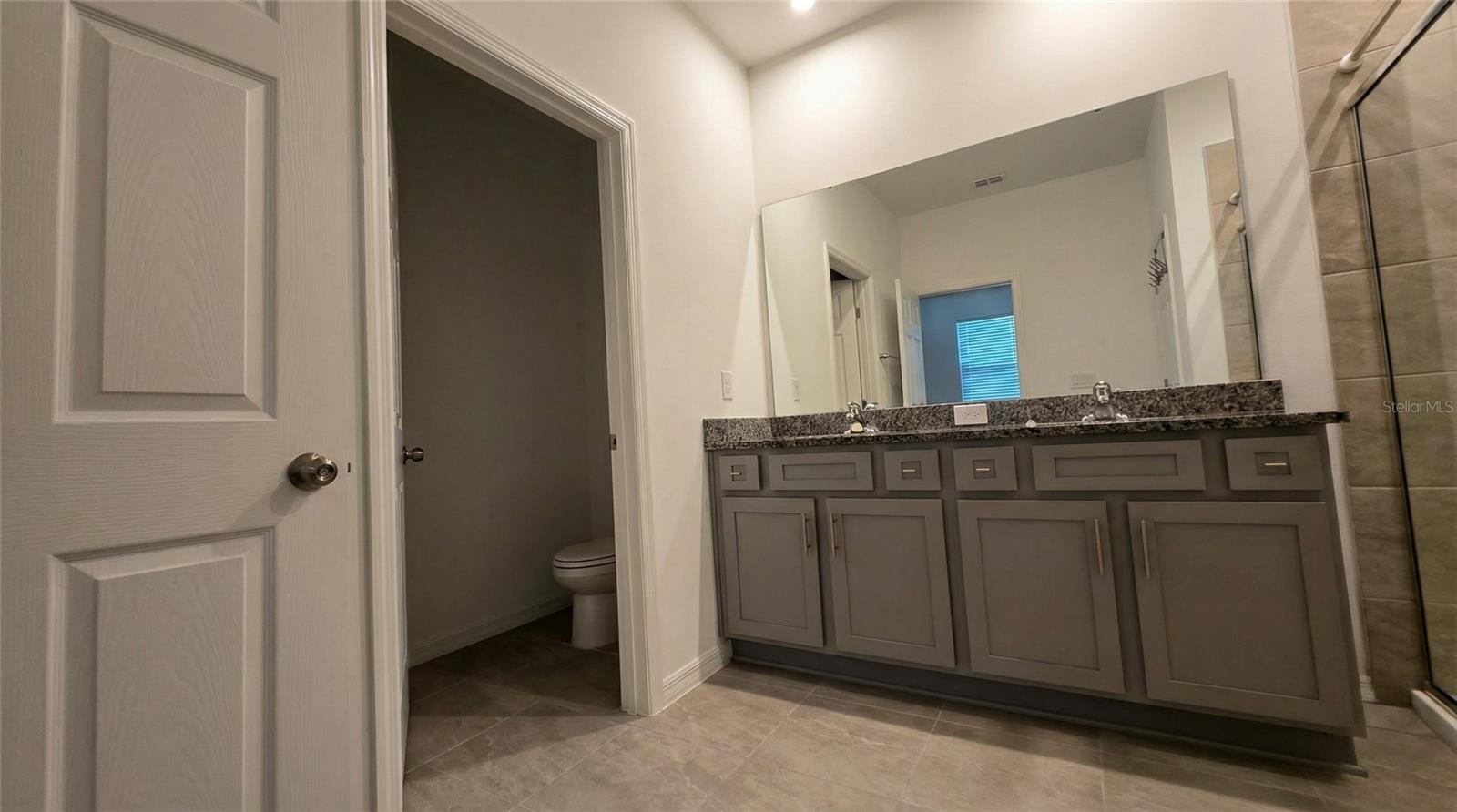 693 Crown Rose Dr Property Photo 15