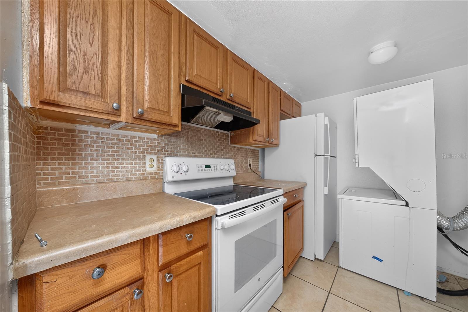 803 Sky Lake Cir #d Property Photo 10