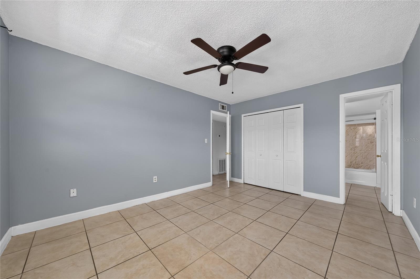 803 Sky Lake Cir #d Property Photo 11