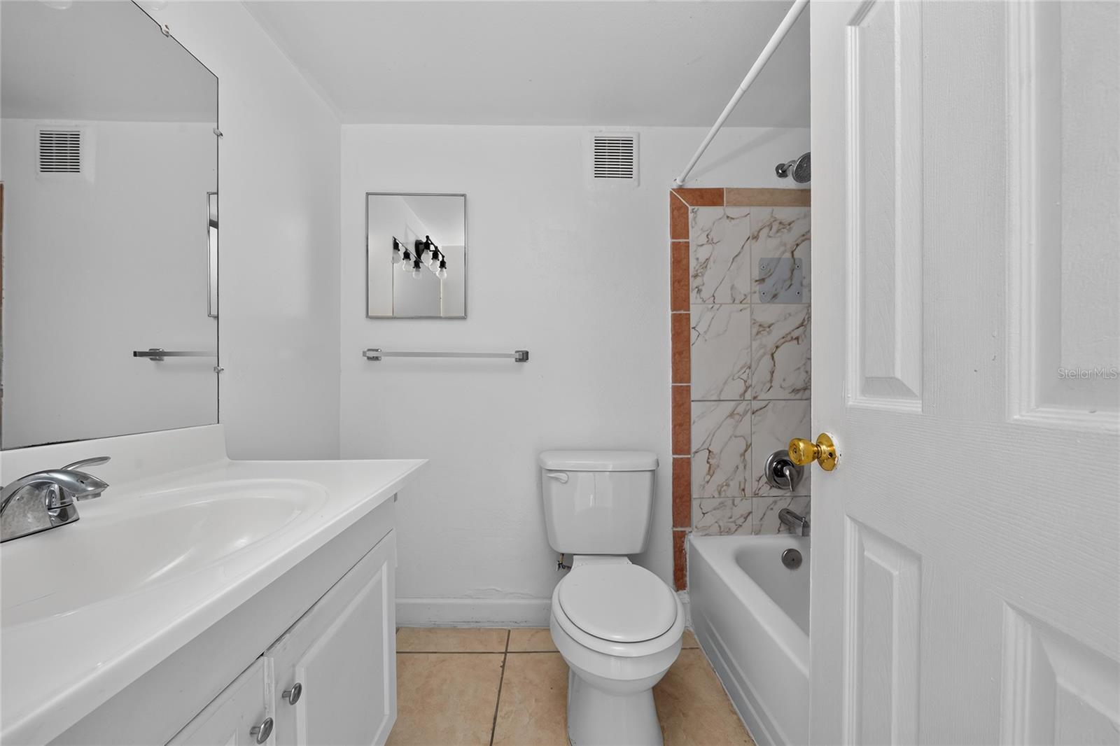 803 Sky Lake Cir #d Property Photo 13