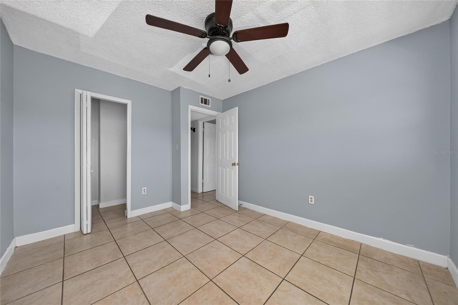 803 Sky Lake Cir #d Property Photo 14