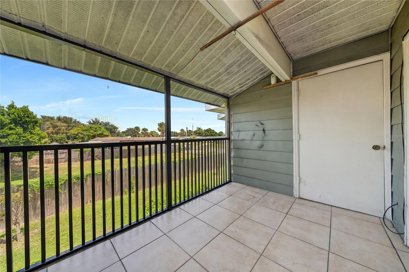 803 Sky Lake Cir #d Property Photo 17