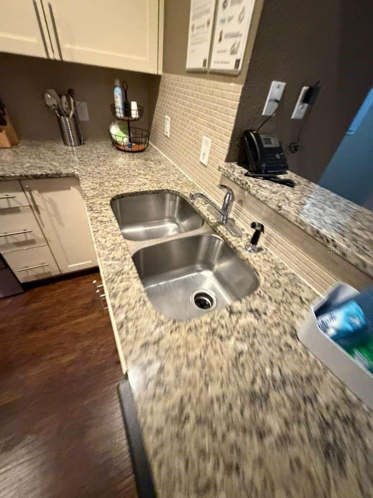 3200 Gold Ln Property Photo 5