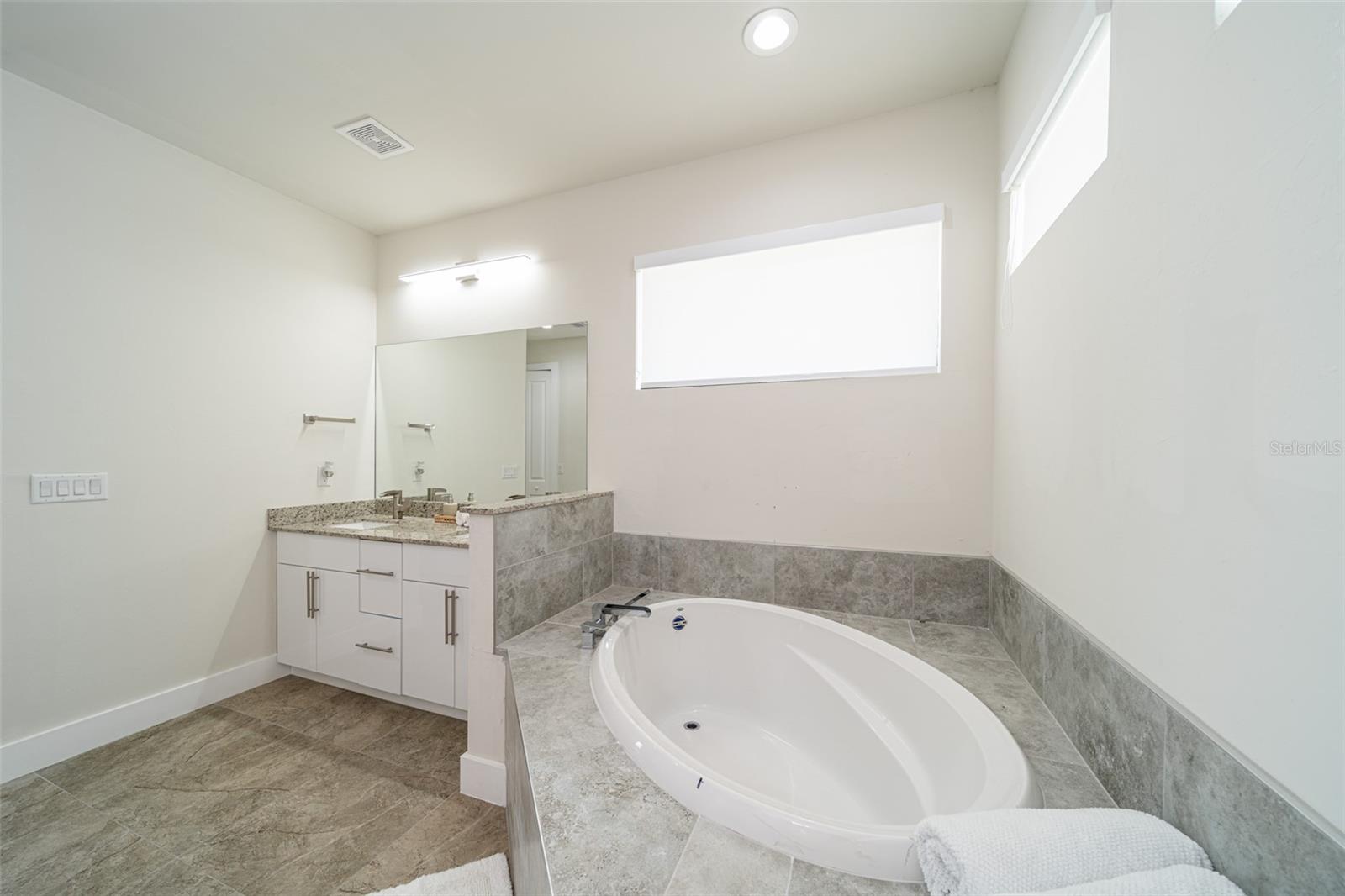 1638 Nw 36th Pl Property Photo 25