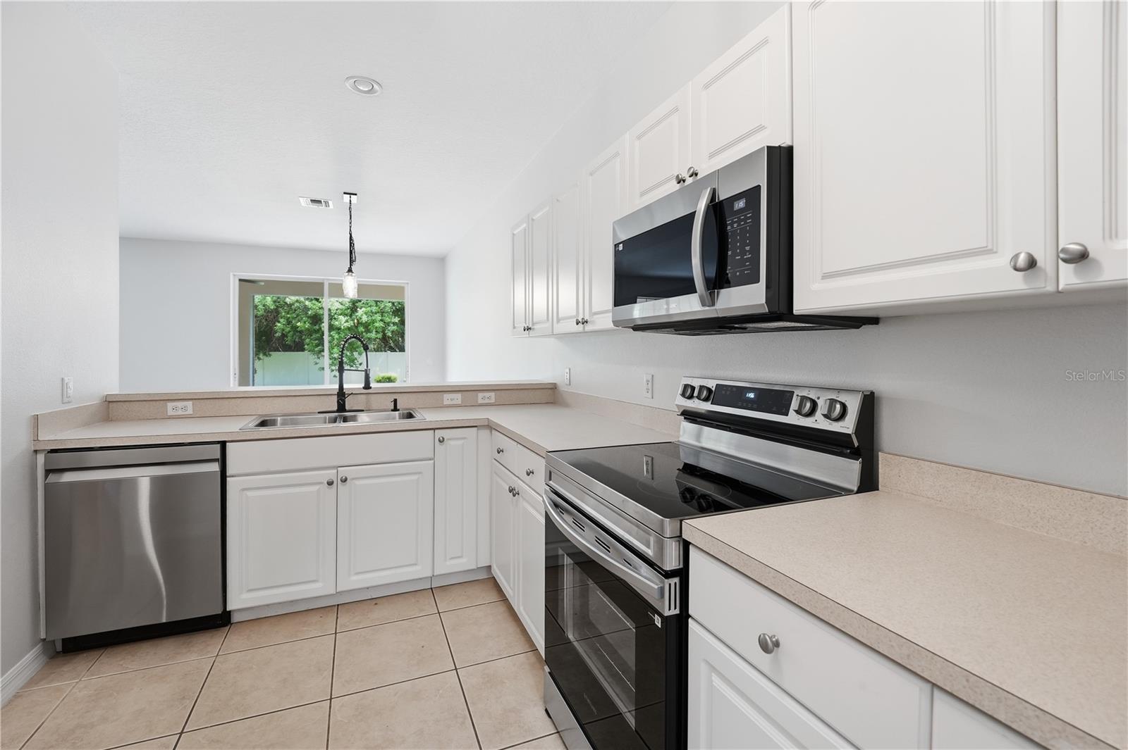 3420 Home Town Ln Property Photo 11