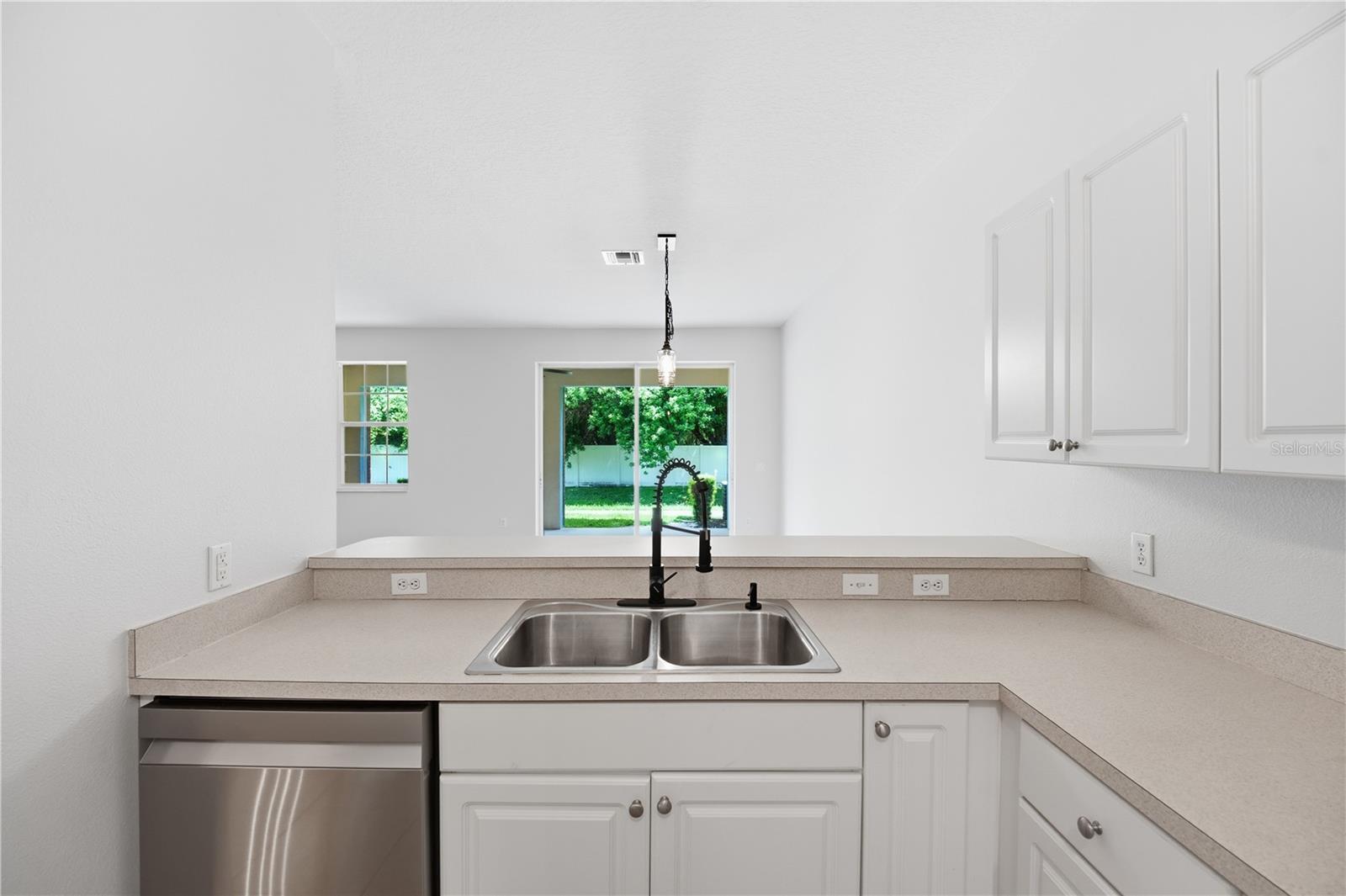 3420 Home Town Ln Property Photo 12