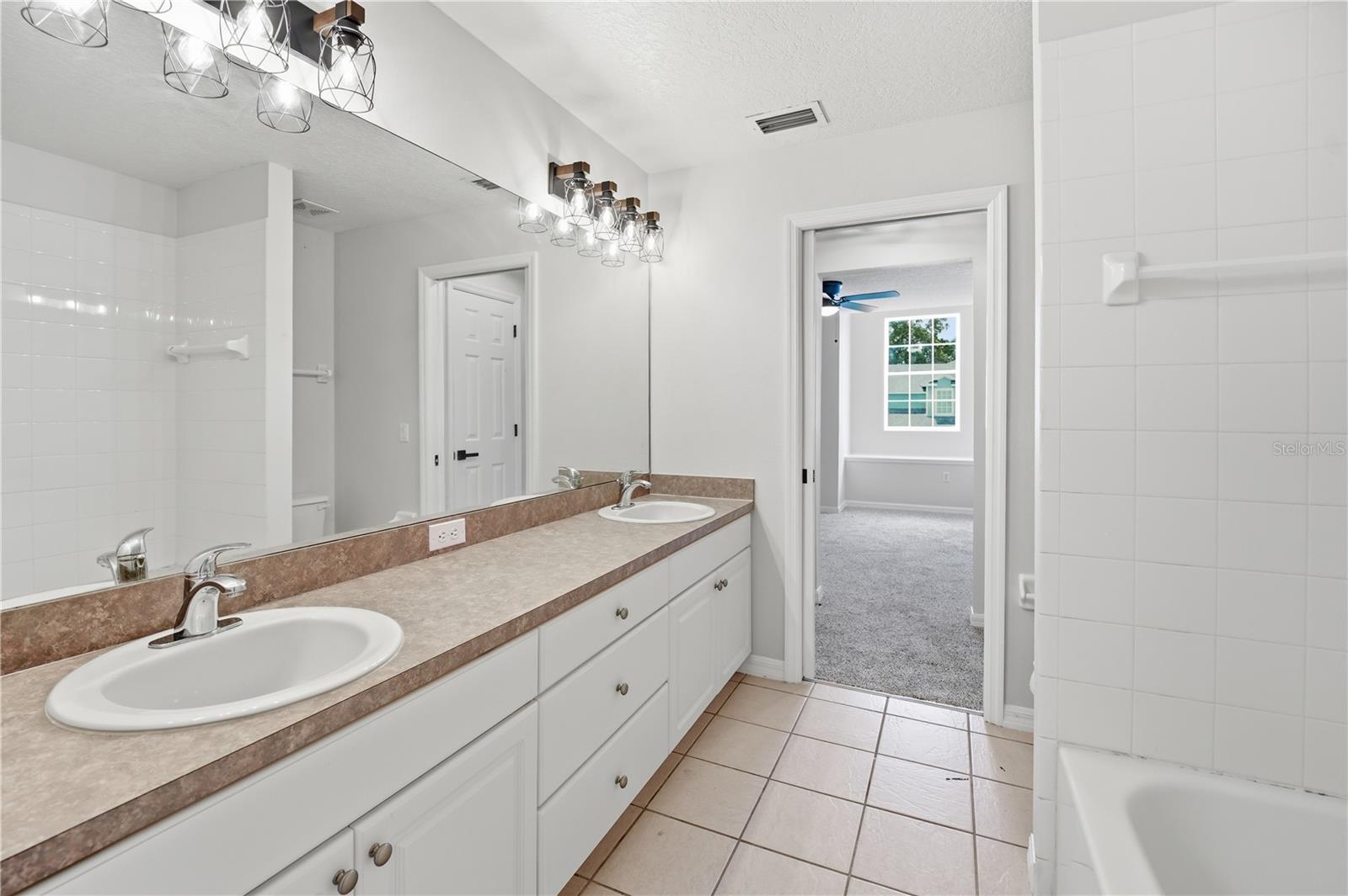 3420 Home Town Ln Property Photo 20