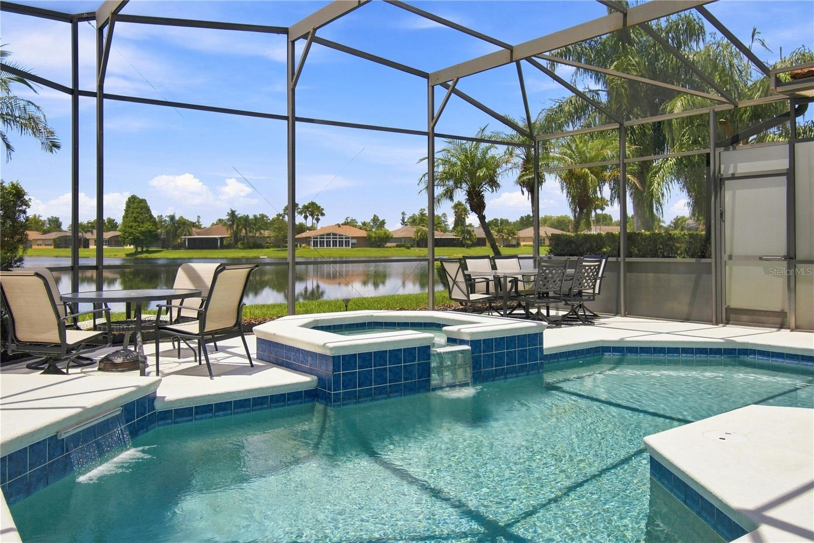 662 Shorehaven Dr Property Photo