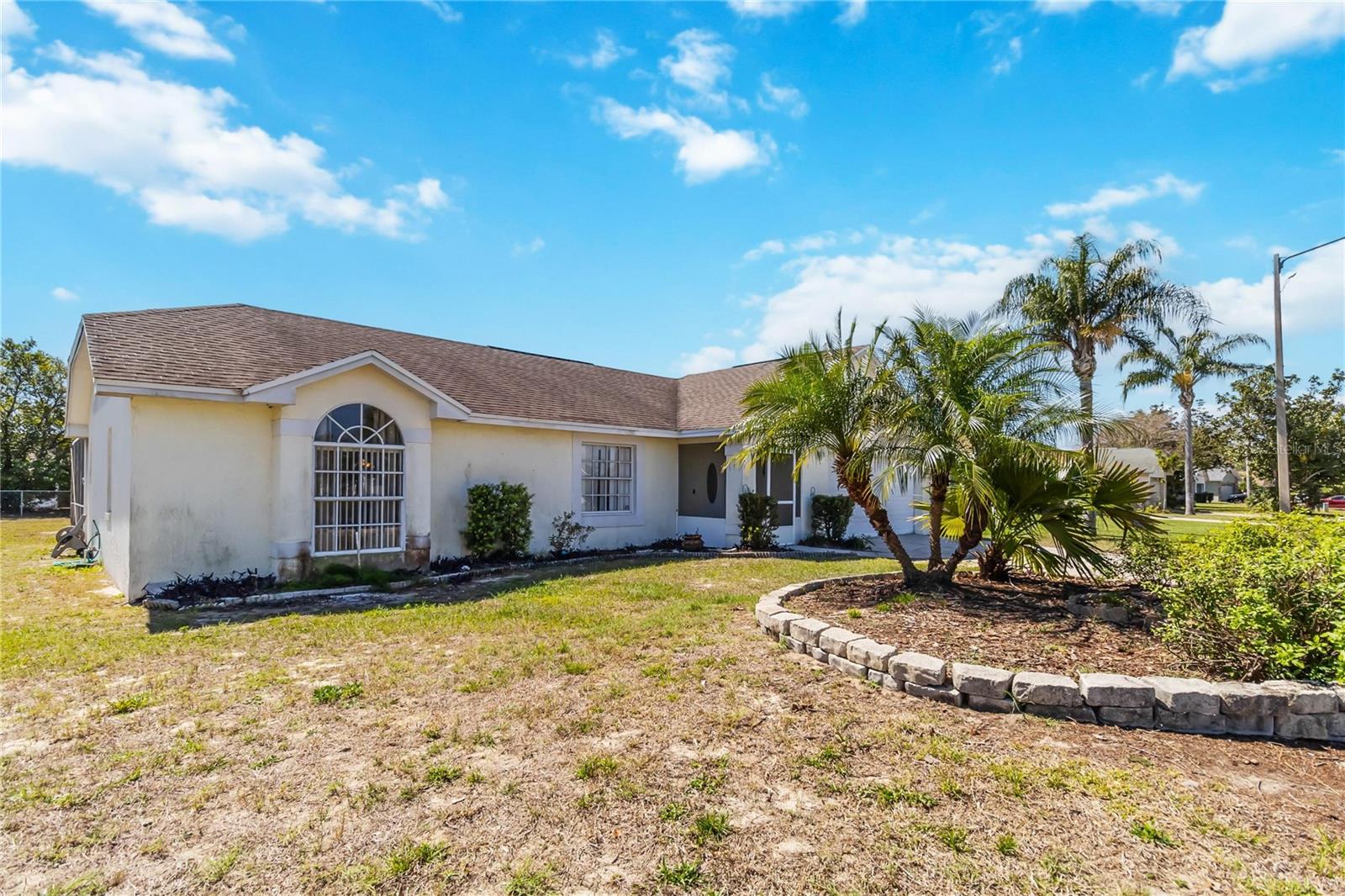 959 Loma Bonita Dr Property Photo 3