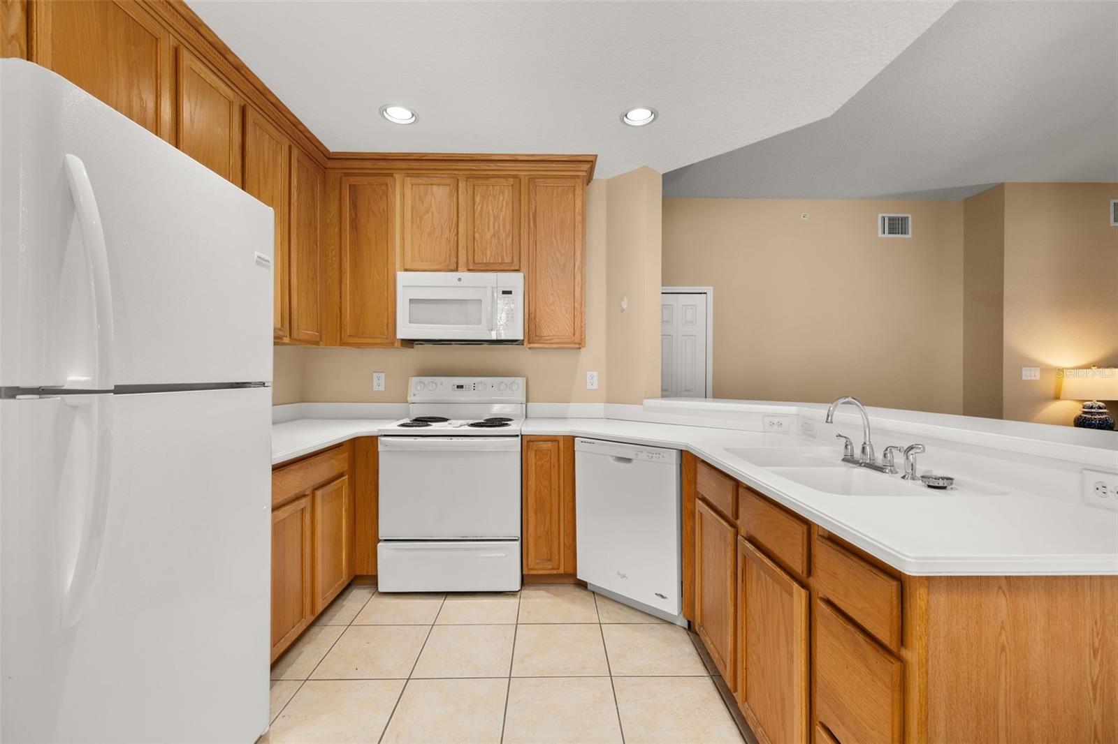 921 Begonia Rd #203 Property Photo 20