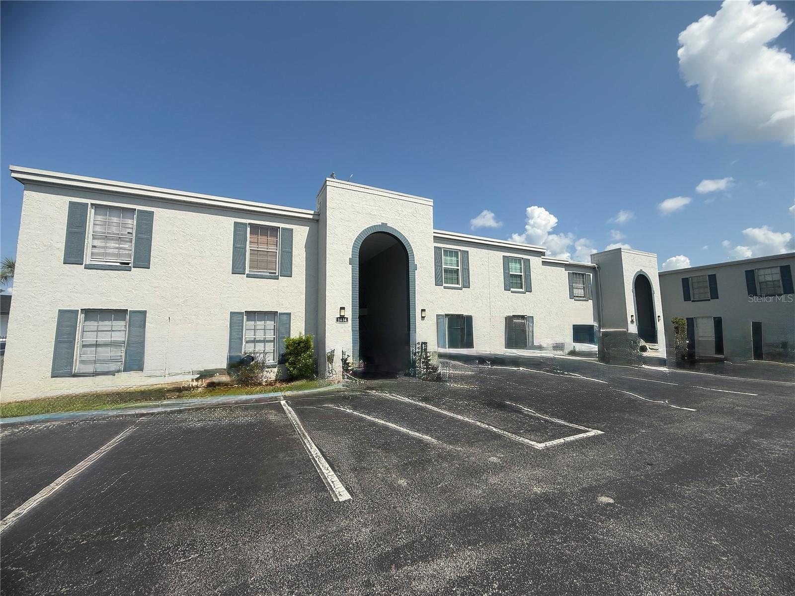 1034 PLANTATION DR #D4 Property Photo 1