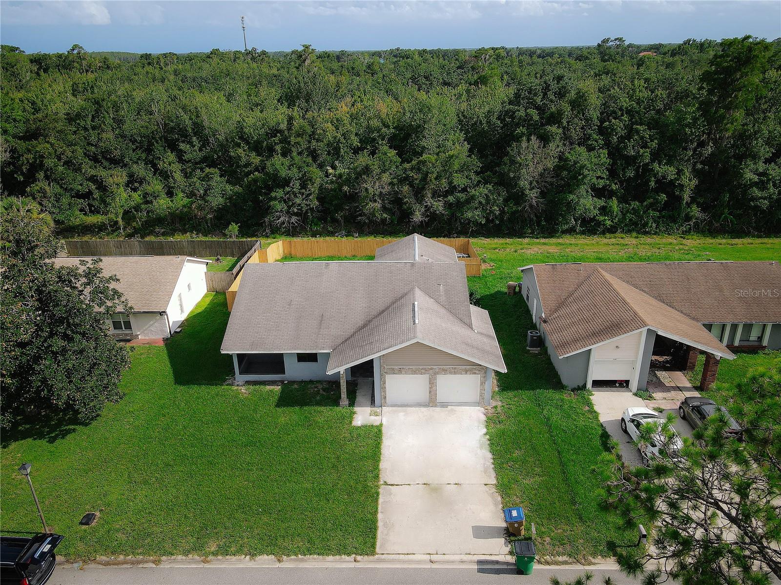 848 E Flag Ln Property Photo 23