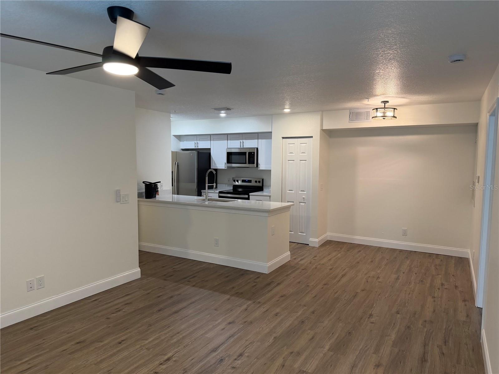 3024 Parkway Blvd #306 Property Photo 4