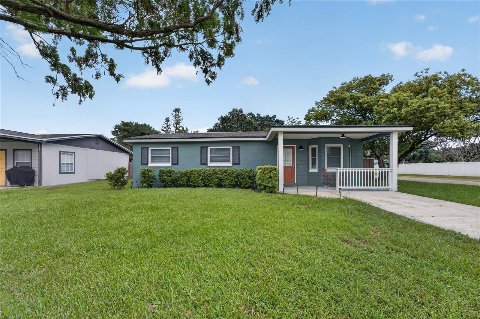 237 California Ave Property Photo 5