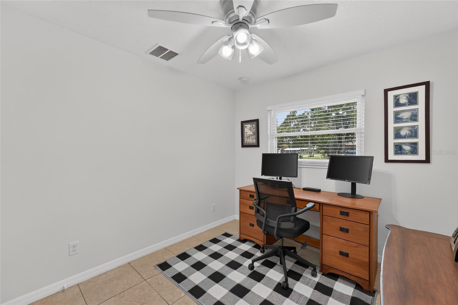 237 California Ave Property Photo 21
