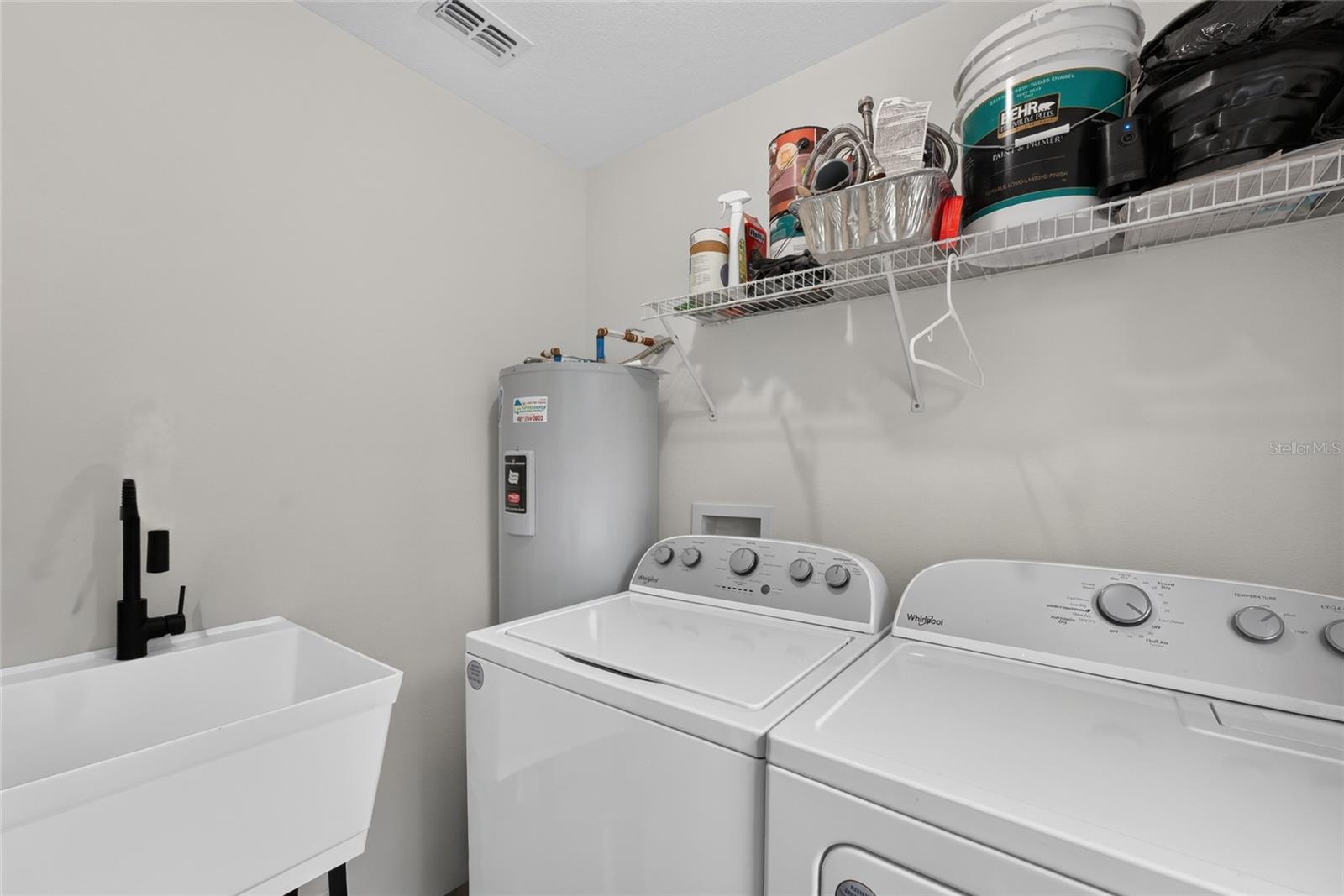 237 California Ave Property Photo 23