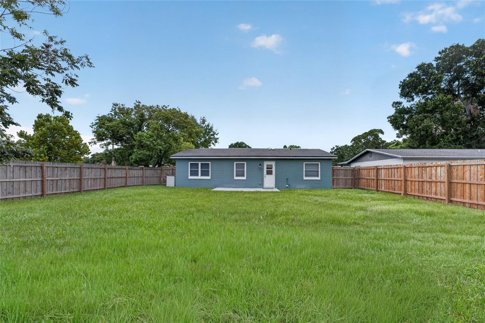 237 California Ave Property Photo 26