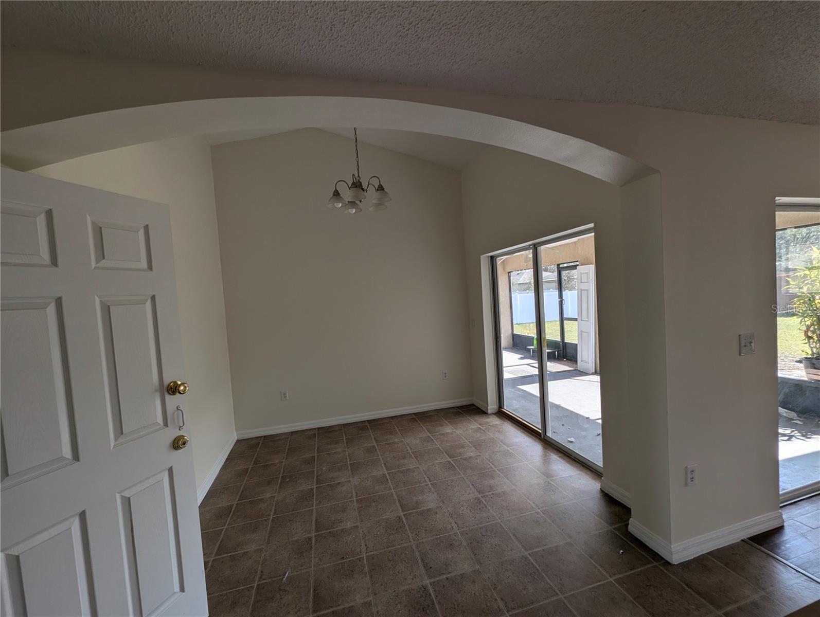 2791 Summerfield St Property Photo 3