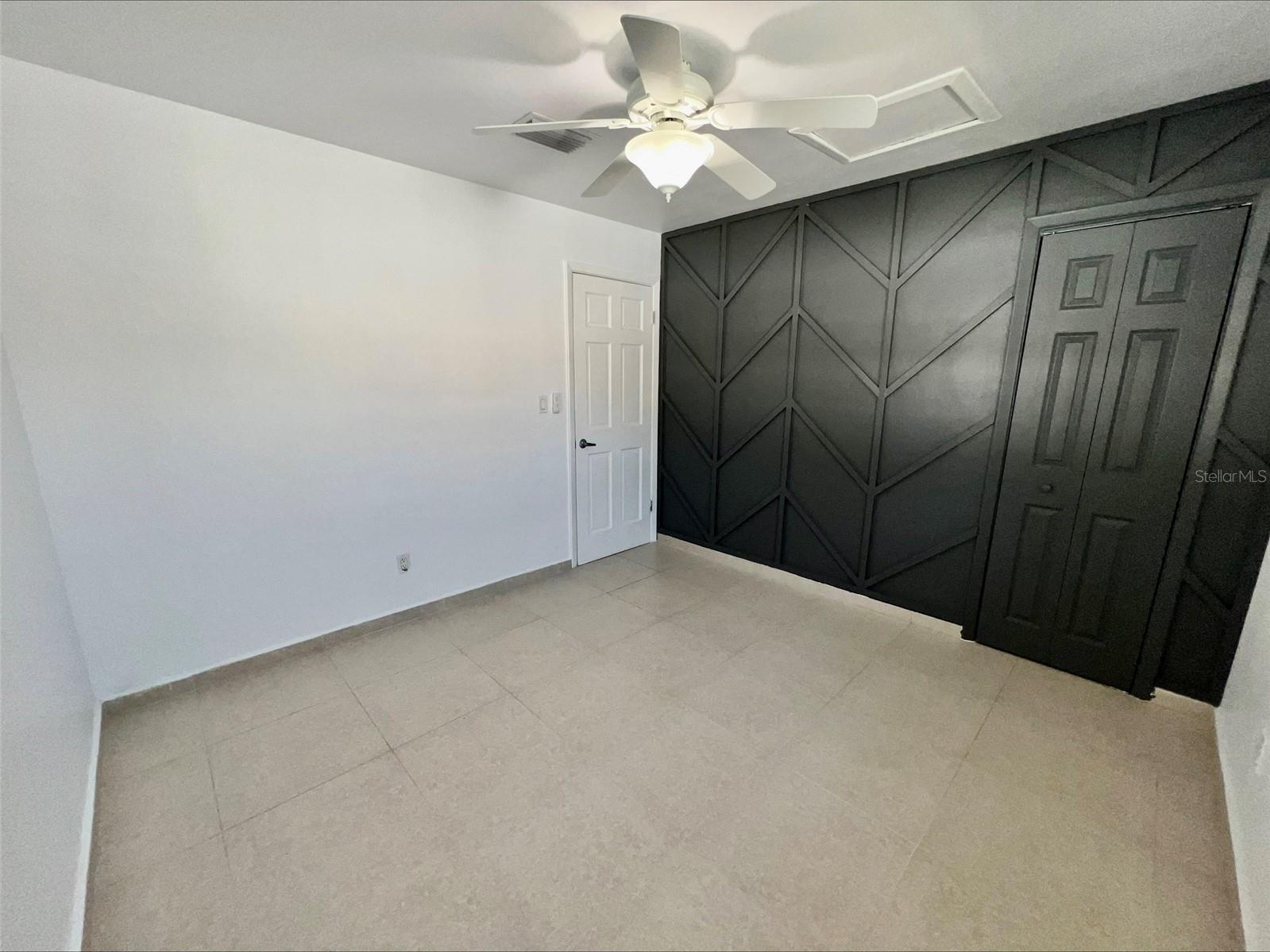 1211 Lehigh St Property Photo 2