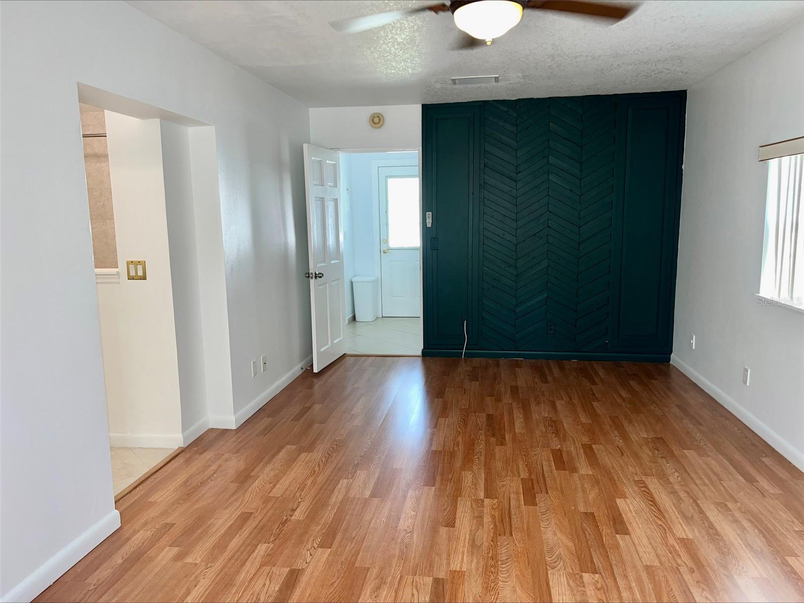 1211 Lehigh St Property Photo 5