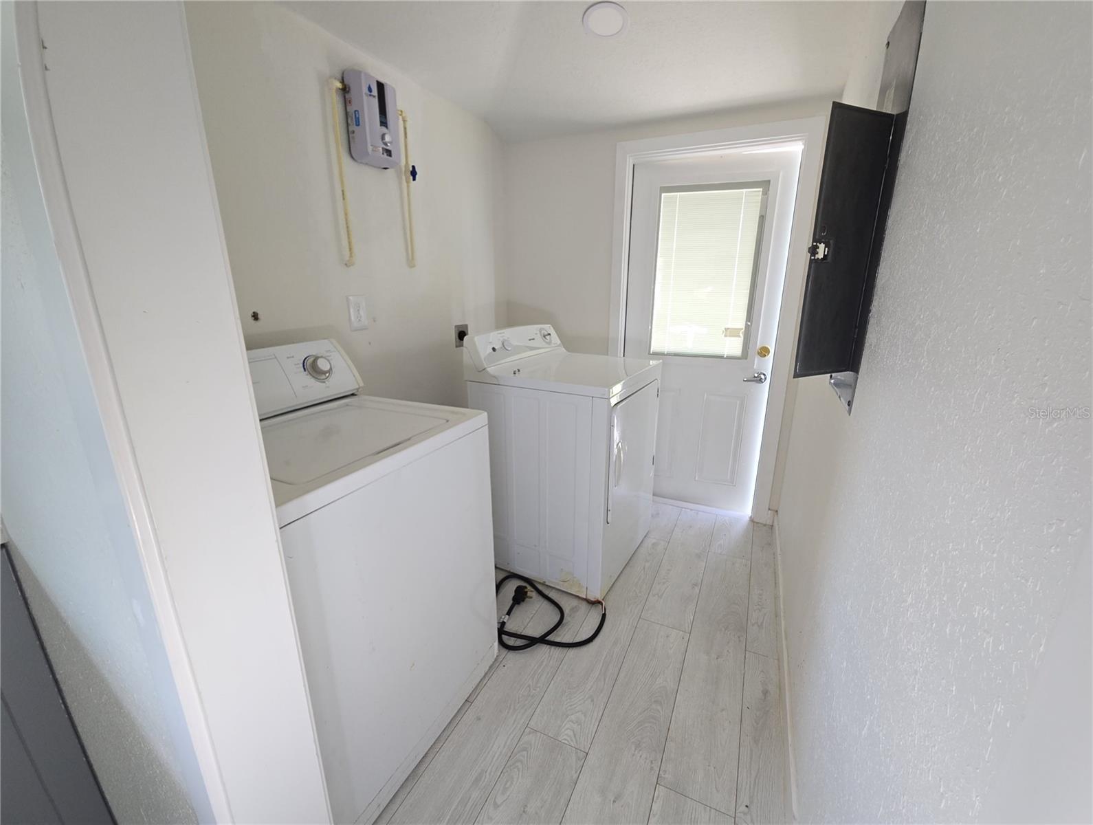 1626 Gar St Property Photo 10