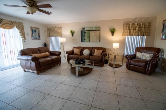 2704 Prestwick Ln Property Photo 4