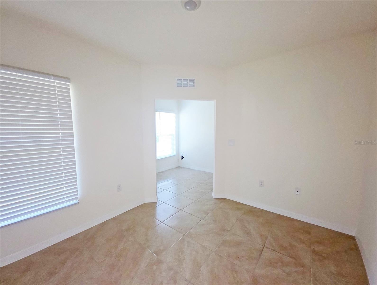 2936 Sunridge Loop Property Photo 5