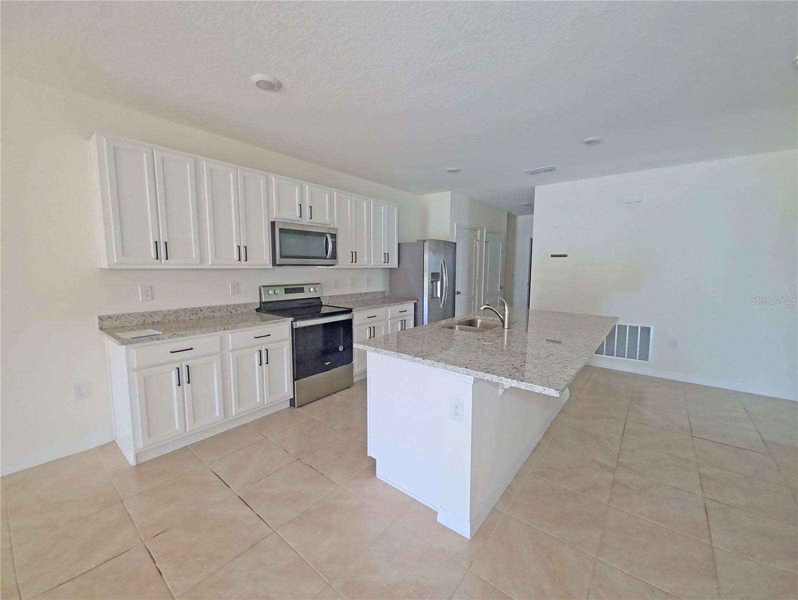 2936 Sunridge Loop Property Photo 6