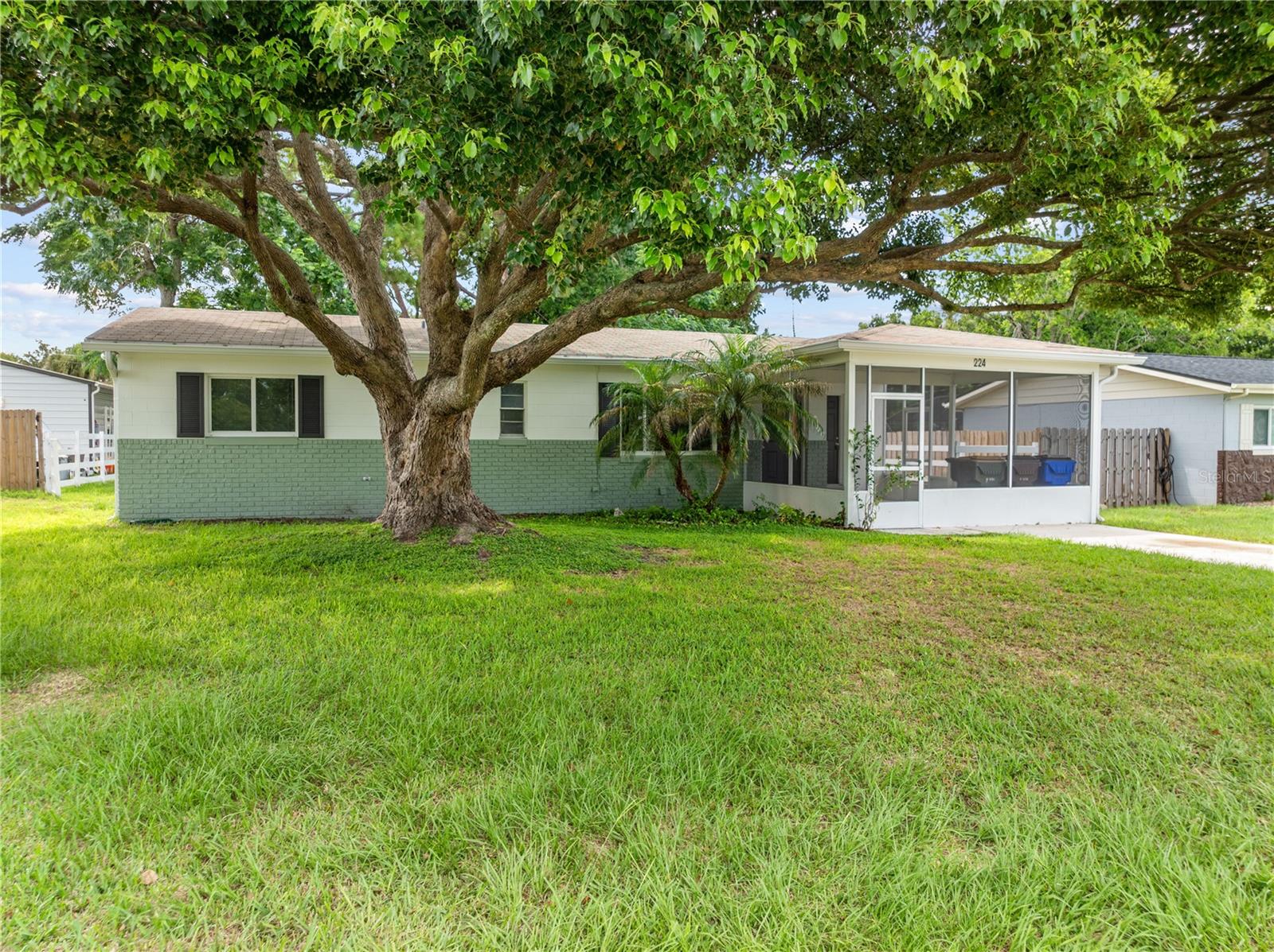 224 CALIFORNIA AVE Property Photo 1