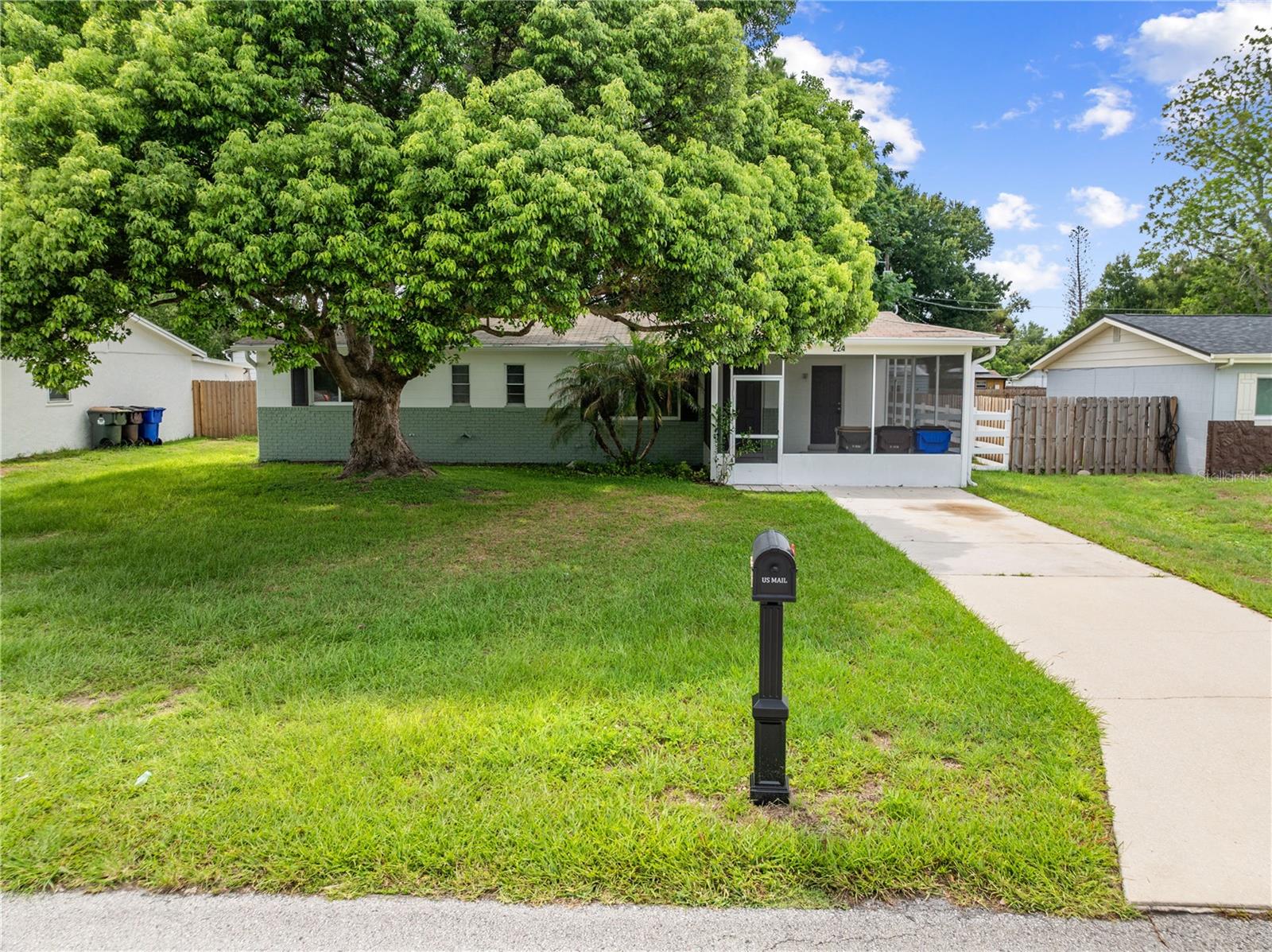 224 California Ave Property Photo 2