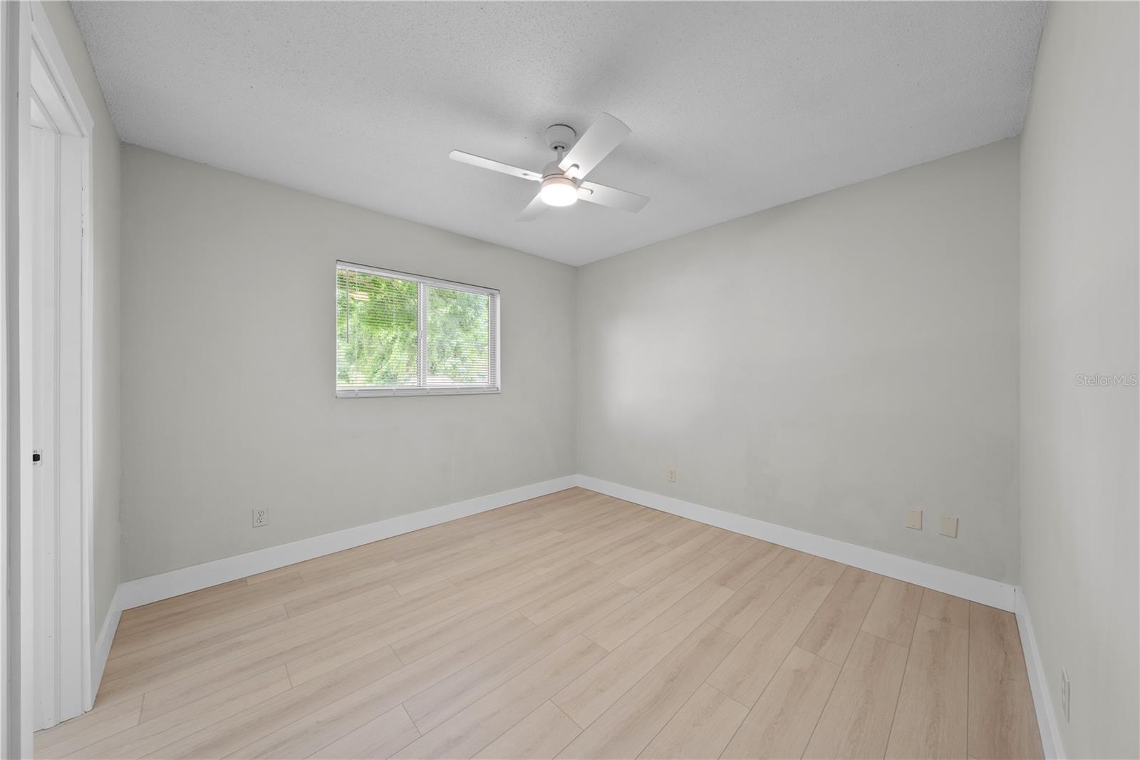 224 California Ave Property Photo 23