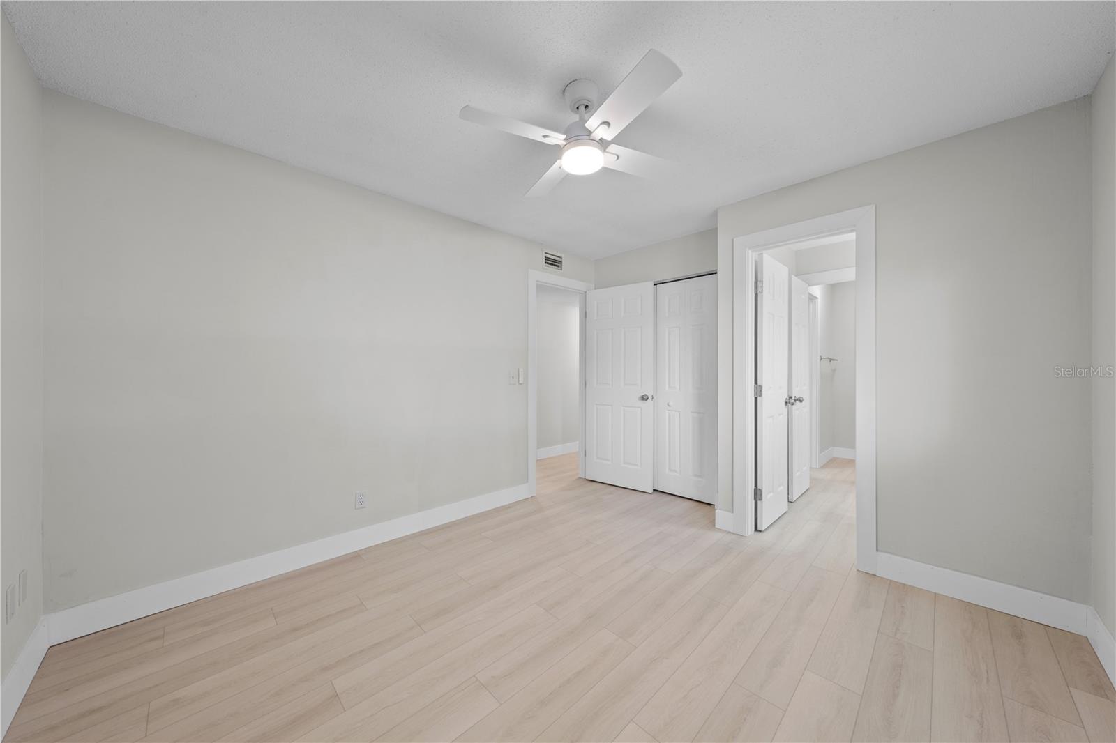 224 California Ave Property Photo 24