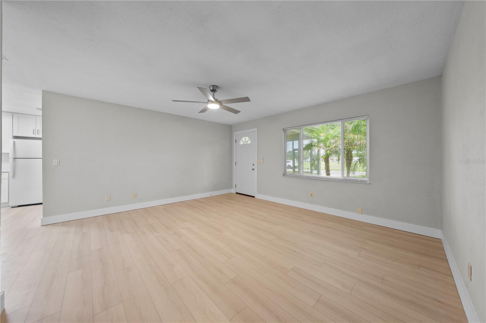 224 California Ave Property Photo 27