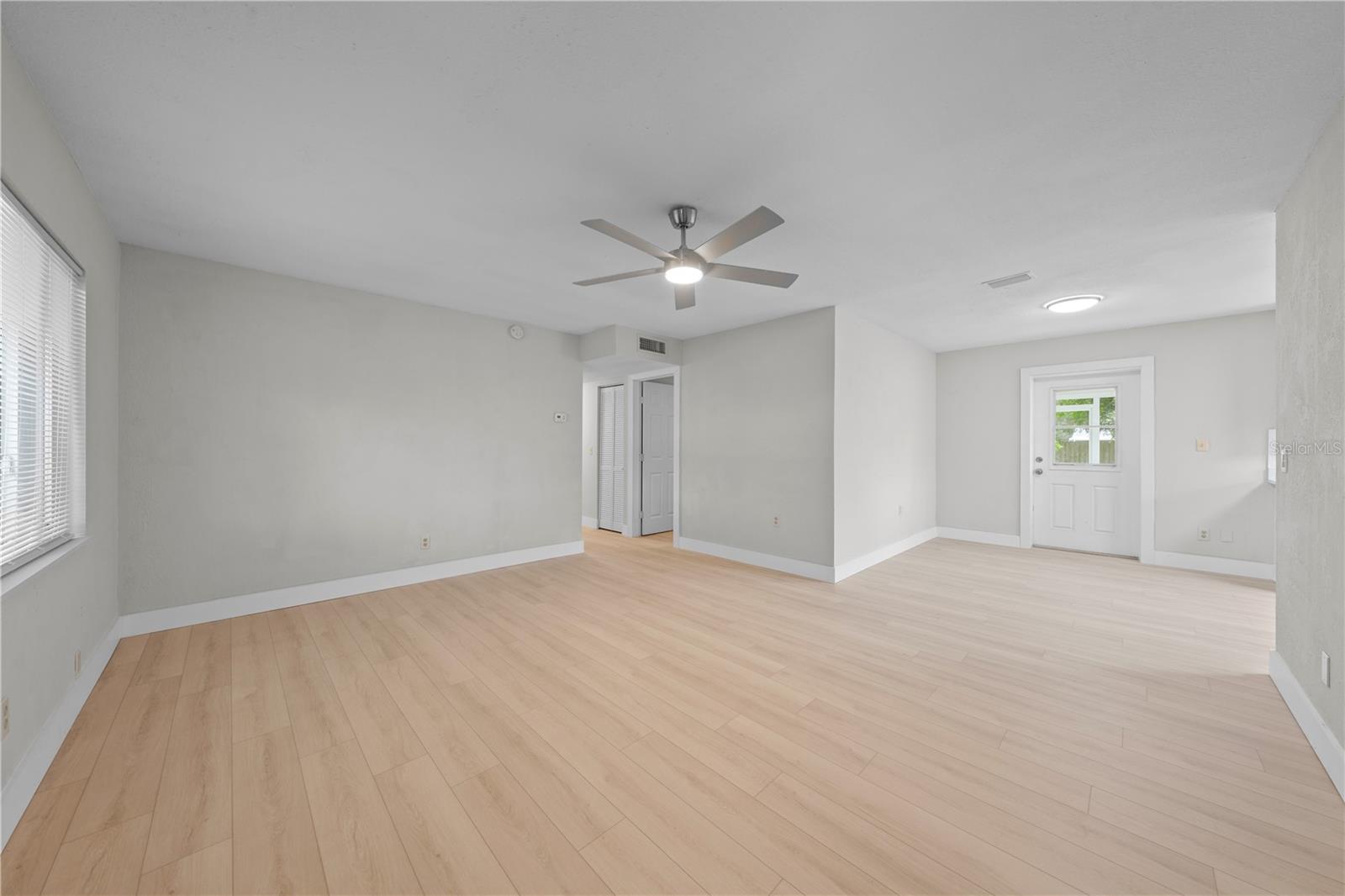 224 California Ave Property Photo 29