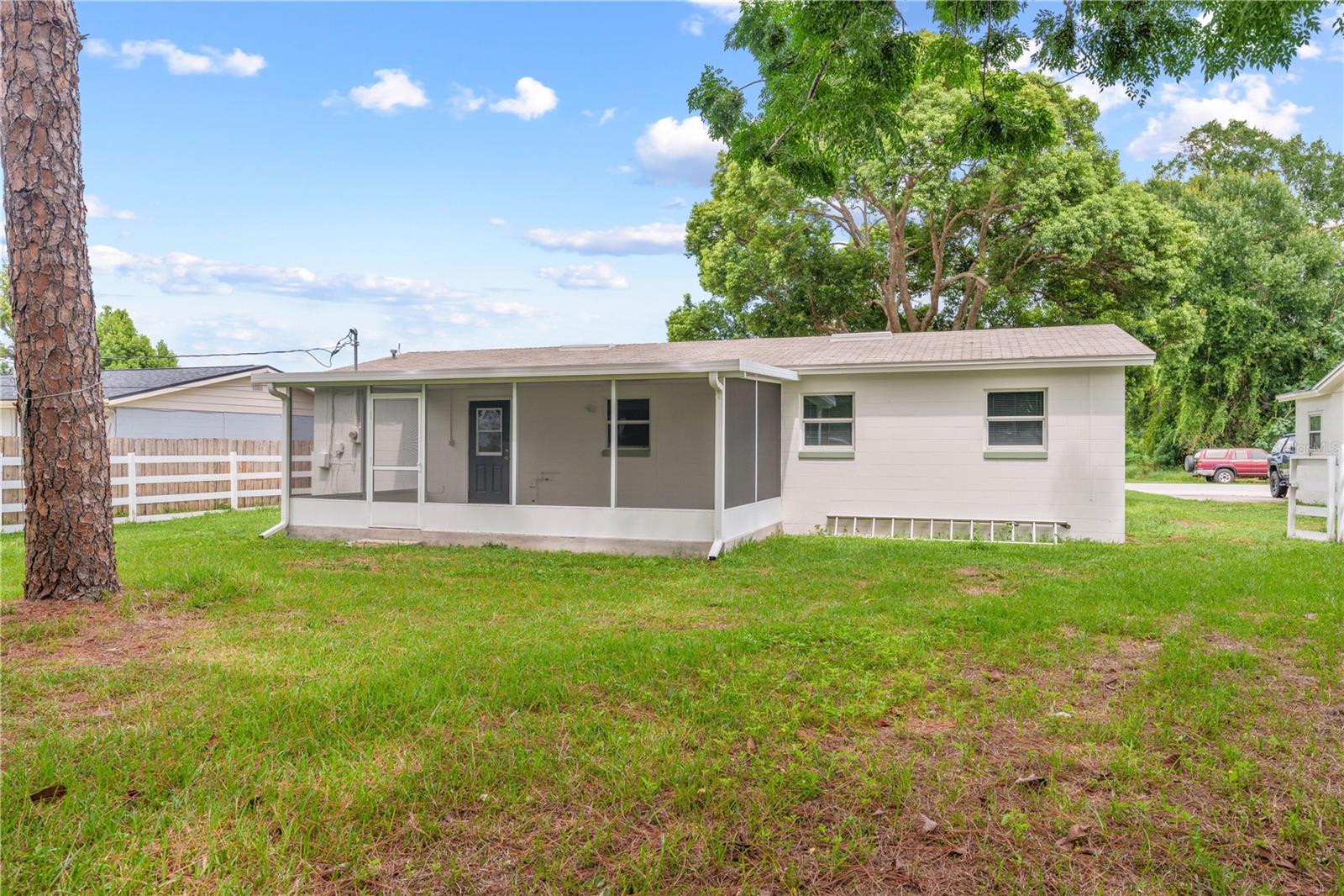 224 California Ave Property Photo 36