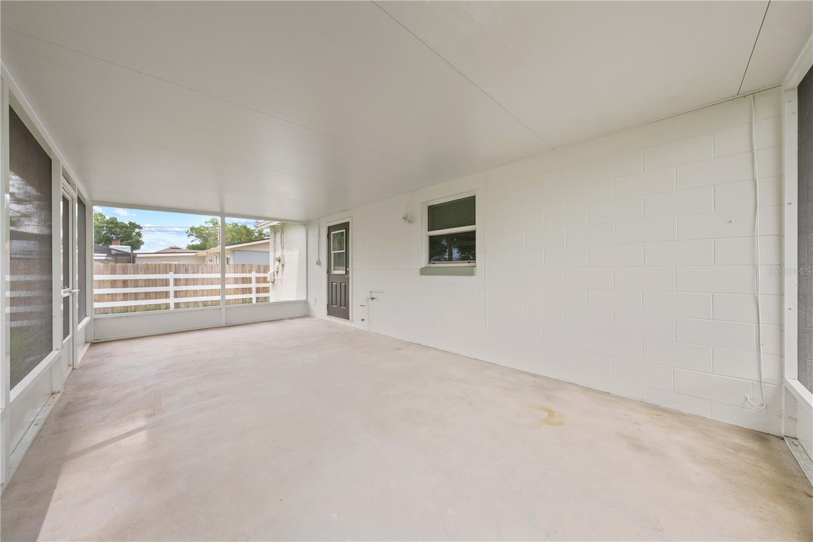 224 California Ave Property Photo 39